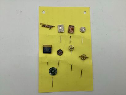 Collection d' environ 600 pin’s (russes)en...