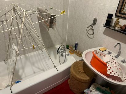 Vente en 1 lot de l'entier mobilier d'un...