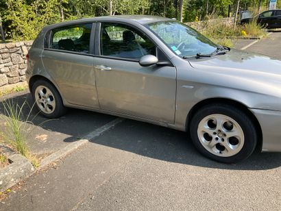 ALFA ROMEO 147 Immatriculée : AW-186-TE 
Genre...