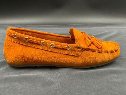MARCO TOZZI, pointure 36, paire de mocassins...