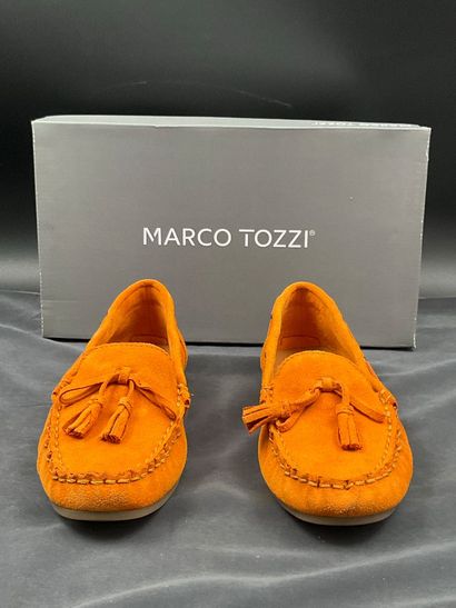 MARCO TOZZI, pointure 36, paire de mocassins...