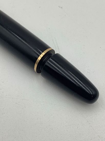 Montblanc, stylo plume de marque Montblanc...