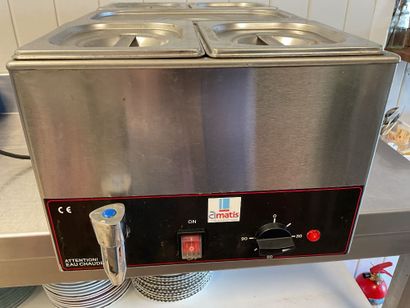 Bain marie inox avec 5 bacs gastro, fonctionnel.
ENLEVEMENT...