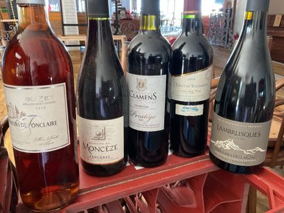 5 caisses de vin soit 55 bouteilles, essentiellement...
