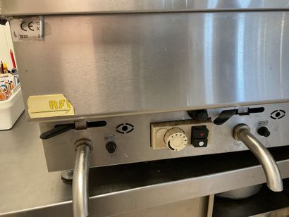 Friteuse électrique 2 bacs, fonctionnelle
ENLEVEMENT...