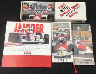 4 objets publicitaires Marlboro F1 constituer...