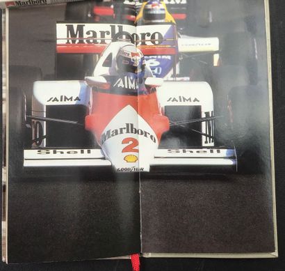 4 objets publicitaires Marlboro F1 constituer...