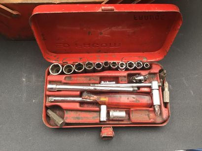 FACOM : 
Caisse à outils Facom contenant...