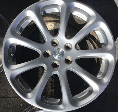 4 jantes aluminium. 19 pouces Maserati d’origine,...