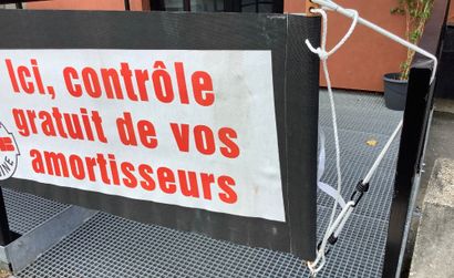 Banderole publicitaire KYB amortisseurs KAYABA.
Dimensions...