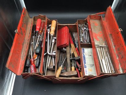 FACOM : 
Caisse à outils Facom contenant...