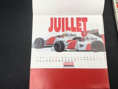 4 objets publicitaires Marlboro F1 constituer...