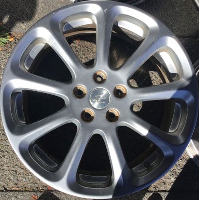 4 jantes aluminium. 19 pouces Maserati d’origine,...