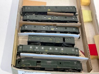 Lot de 6 wagons à bagages