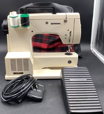 Machine à coudre de marque Bernina 803 fabriqué...