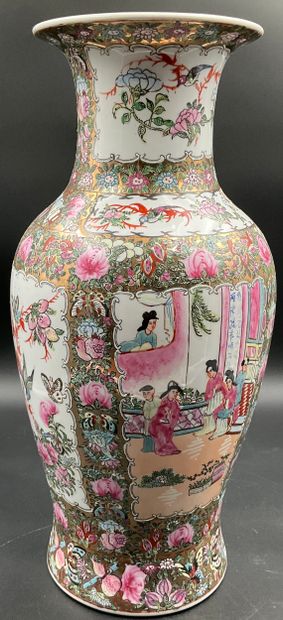 Grand vase de style extrême-orient en faience...