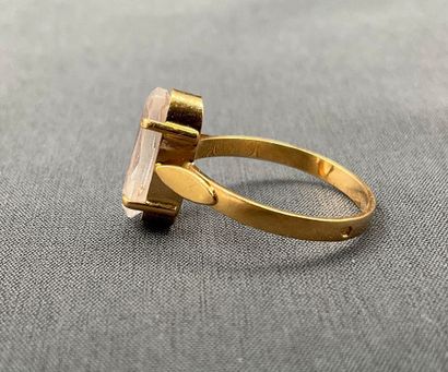 Bague en or jaune (18k), ornée d’un Béryl...
