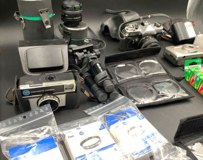 Lot d’appareils photos divers marque Fujica,...