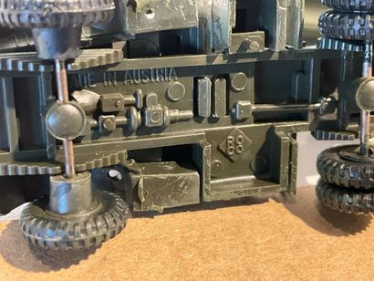 Lot de 34 véhicules militaires,camion citerne,Half-Track...
