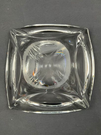 Daum france, cendrier en cristal, 16 cm....