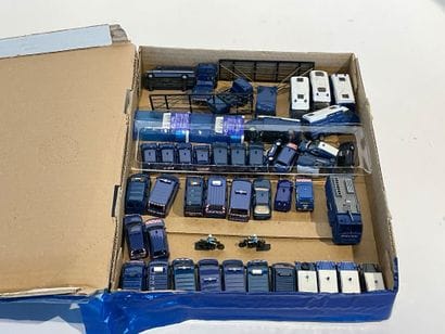 Lot de 44 miniatures de la Gendarmerie nationale...