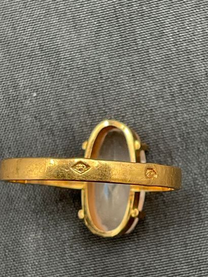 Bague en or jaune (18k), ornée d’un Béryl...