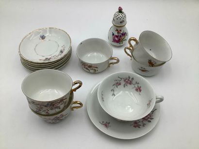 Service à thé en porcelaine 12 pièces marque...