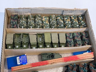 Lot de 34 véhicules militaire, Half-Track...