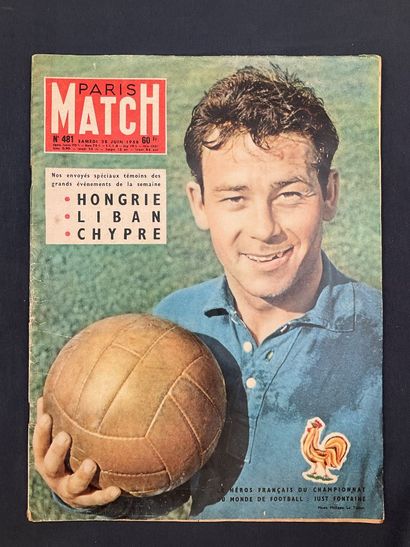 3 revues Paris- Match sur le football de...