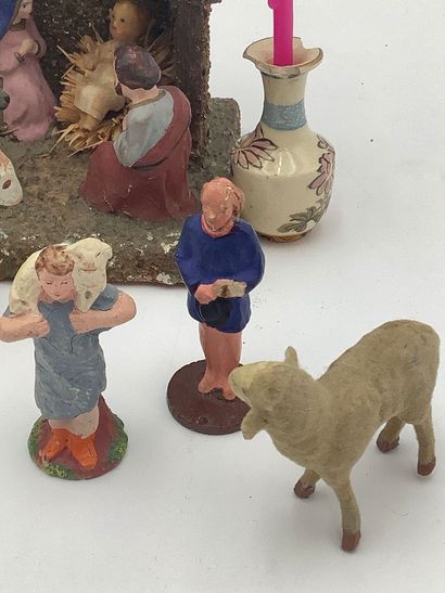 Partie de petite crèche composée de 10 personnages...