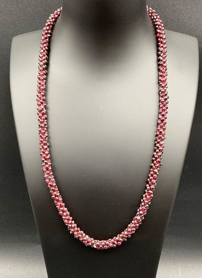 Collier en perles de Grenat tressé.
Longueur...