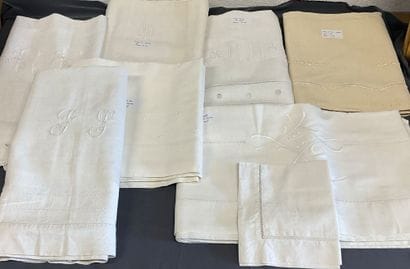 Lot de 7 draps plats( coton ou lin) avec...