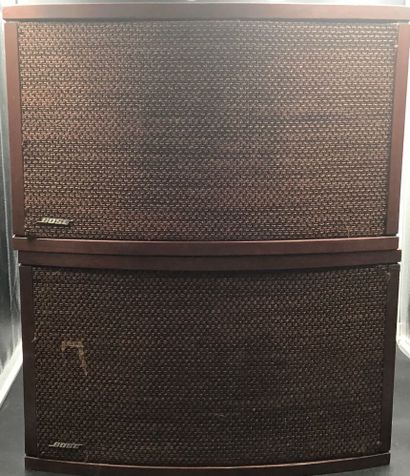 Paire d’enceintes Bose 901 série 4 de 1974,...