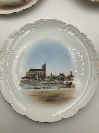 8 assiettes touristiques en porcelaine de...