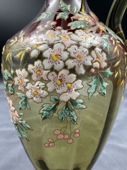 Dans le goût de Legras, aiguière Art nouveau...