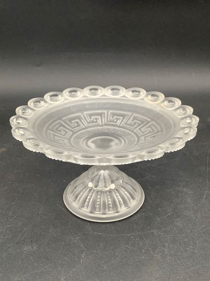 Petite coupe en cristal dépoli de la cristallerie...