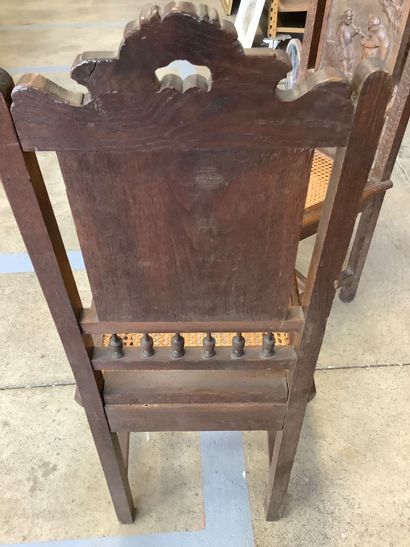Lot de 2 chaises en bois et cannage de style...
