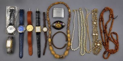Lot fantaisie dont bijoux et 6 montres.