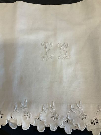 Lot de 4 draps plats brodés , en coton ou...