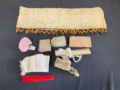 Mercerie, ensemble de napperons, dentelle...