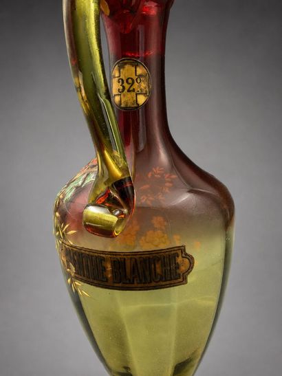 Dans le goût de Legras, aiguière Art nouveau...