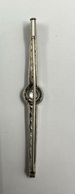 Broche en or gris ( 18k), ornée d’un diamant...