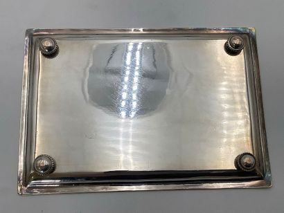 Regroupement de 2 plateaux sur pieds en métal...