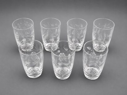 7 verres à orangeade en verre à décor de...