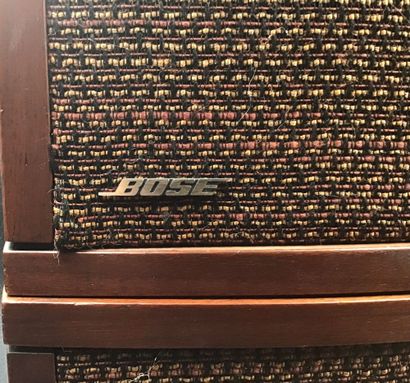 Paire d’enceintes Bose 901 série 4 de 1974,...