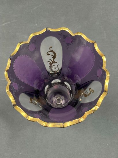 Vase cornet sur pied douche en verre couleur...
