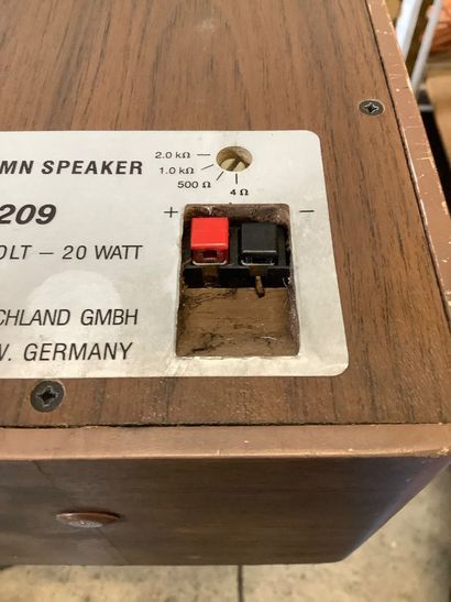 Lot de 4 enceintes de marque TOA 
Modèle...