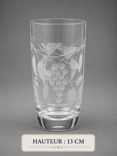 7 verres à orangeade en verre à décor de...