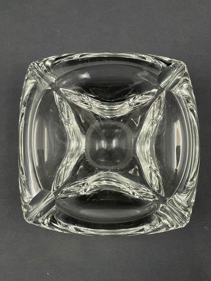 Daum france, cendrier en cristal, 16 cm....
