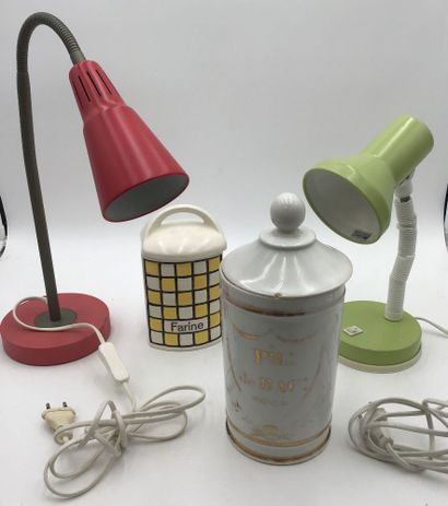 Lot de deux lampes de chevet sans ampoule...